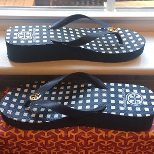 Tory Burch cute navy and white platform flip flops